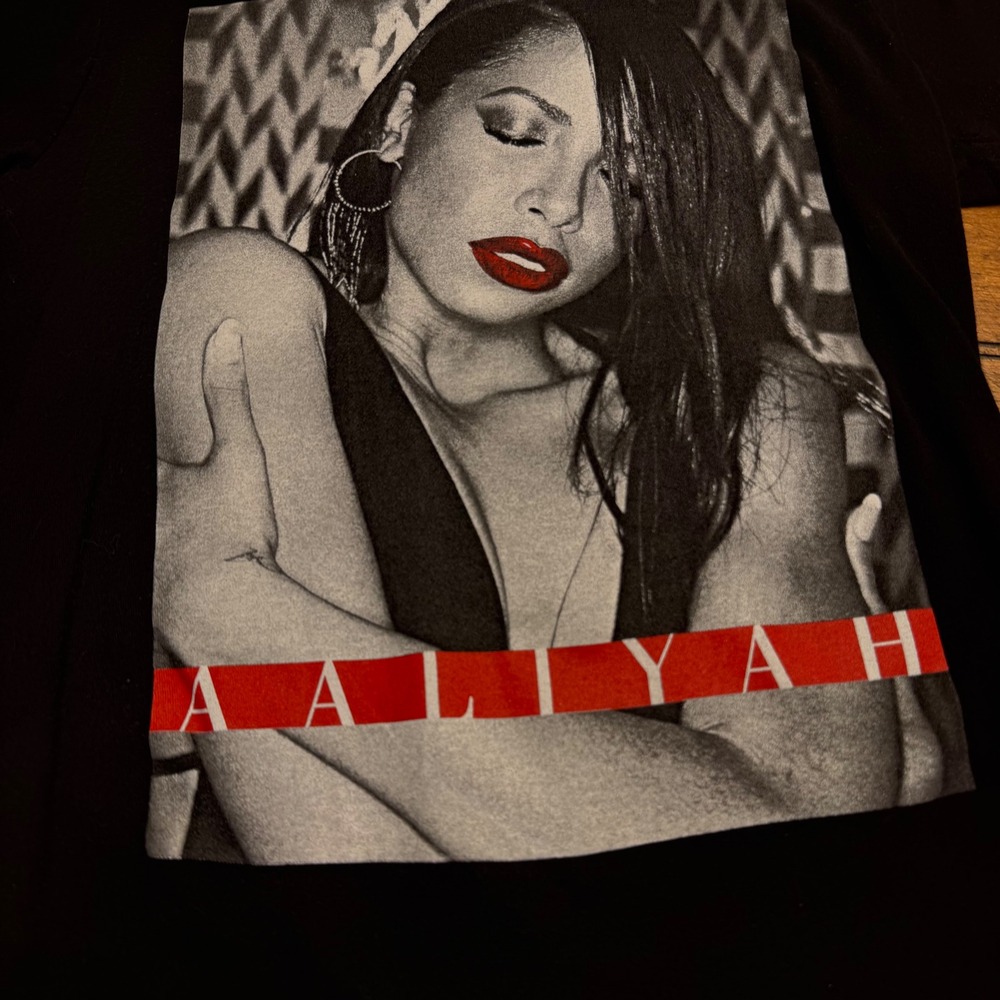 Aaliyah Graphic T Shirt Black Size L Ripple Junction Music Icon‎ Tee